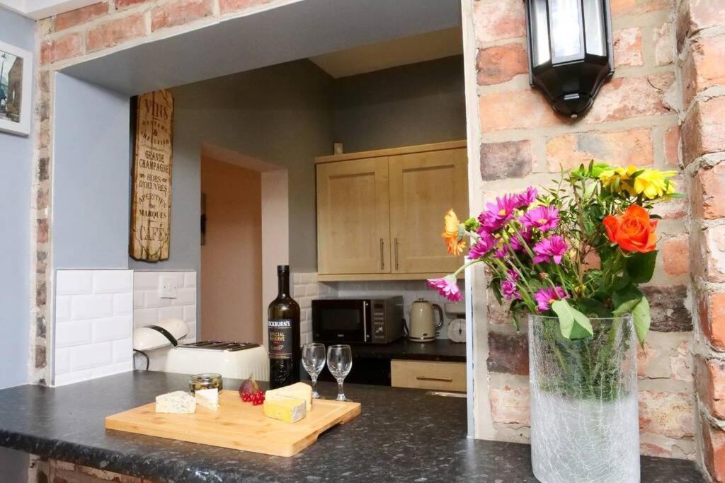 The River Walk House York Villa Exterior photo
